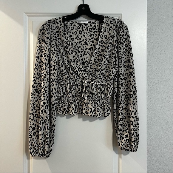 ZARA BLOUSE SIZE S - Picture 1 of 3